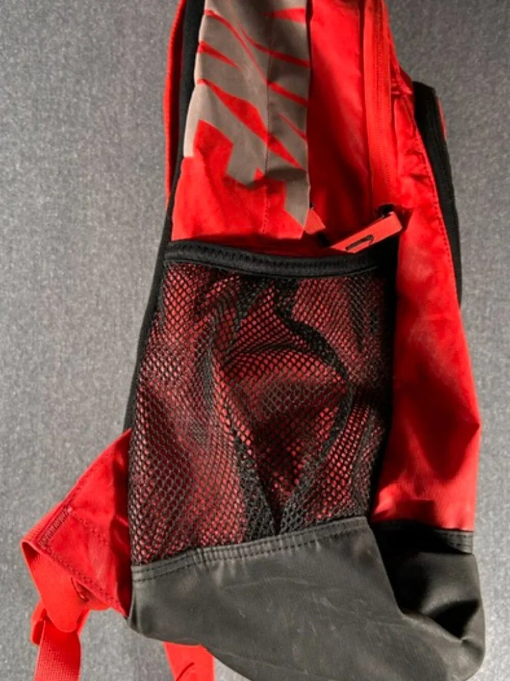 Nike Max Air Vapor Backpack Red/Black Water Resistent Shock Absorbing Air Pods